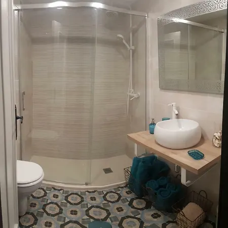 Victoria House Rivera *
